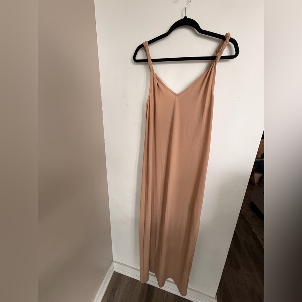 Maxi Dress with twisted straps - Picture 1 of 6